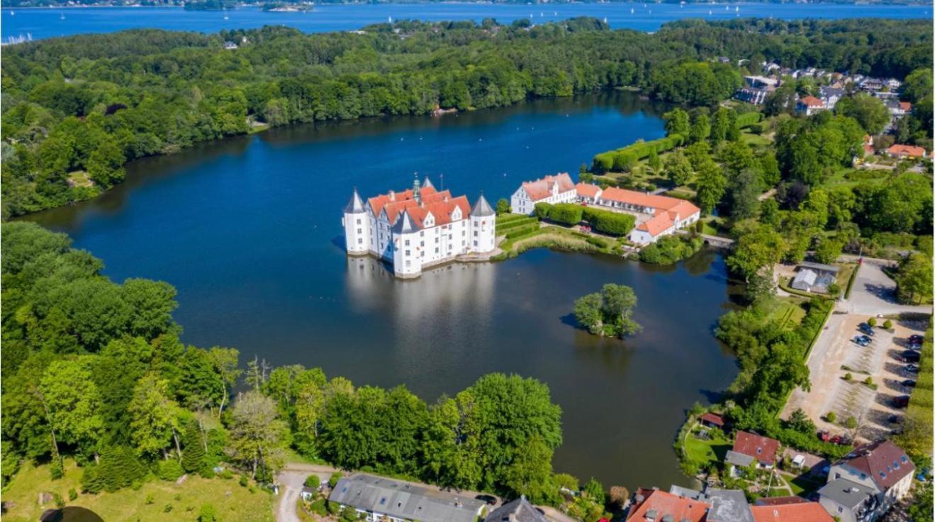 Ferienwohnung Am Schlosspark Glücksburg Екстериор снимка